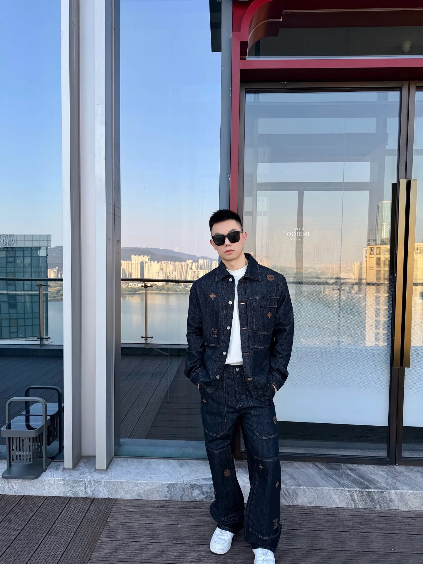 Louis Vuitton/Louis Vuitton embroidered logo jeans